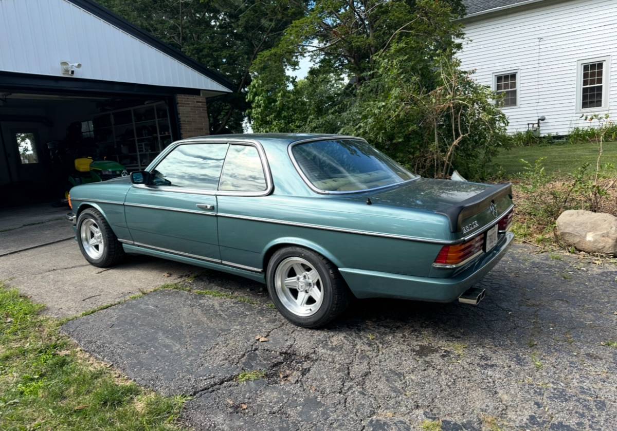 Mercedes-benz-c-class-1981-blue-3