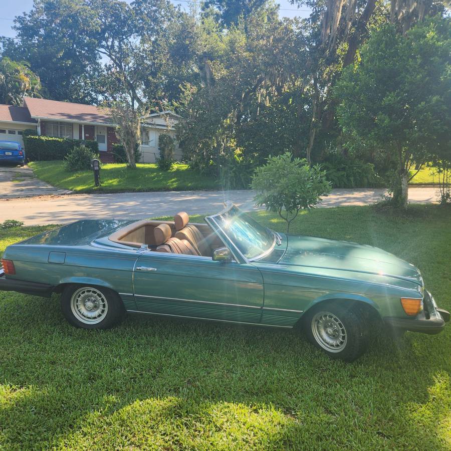 Mercedes-benz-c-class-1983-green-1