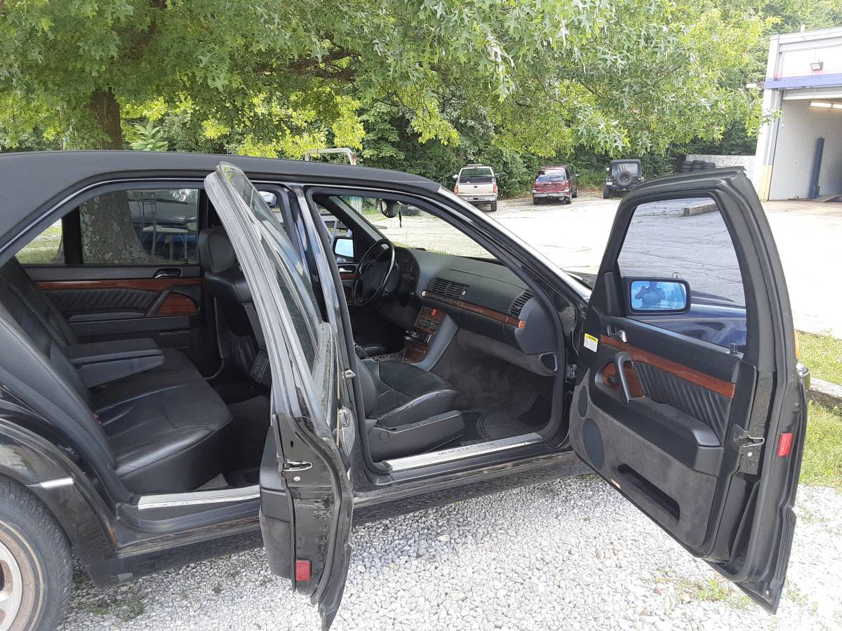 Mercedes-benz-c300-1993-3