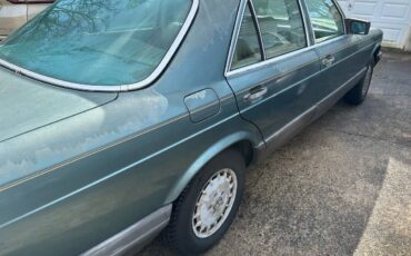 Mercedes-benz-c300-diesel-1985-green-1