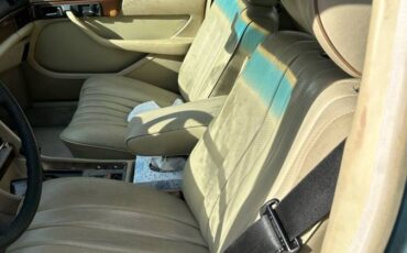 Mercedes-benz-c300-diesel-1985-green-2