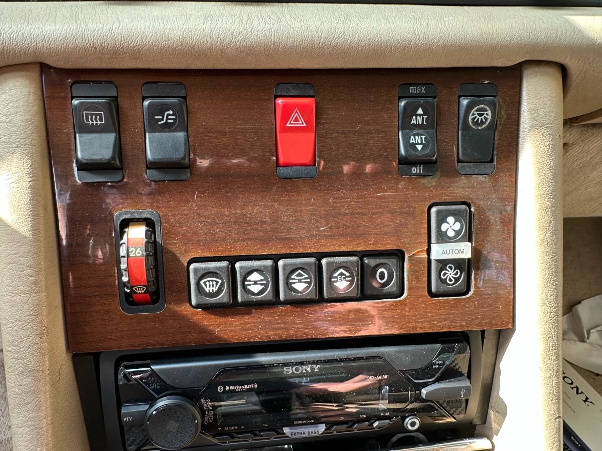 Mercedes-benz-c300-diesel-1985-green-3