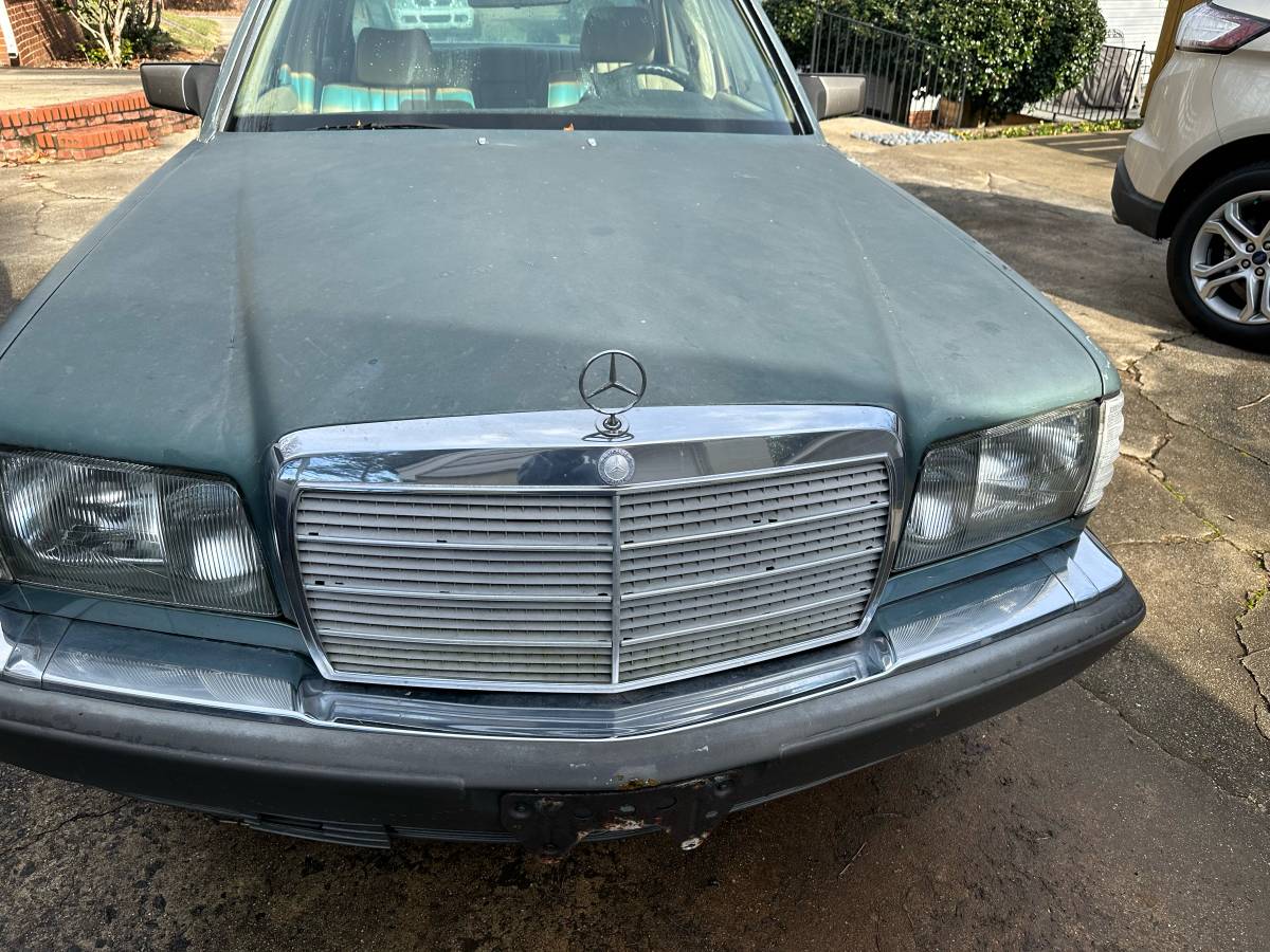 Mercedes-benz-c300-diesel-1985-green-6