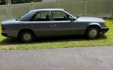 Mercedes-benz-d-class-diesel-1991-silver-2