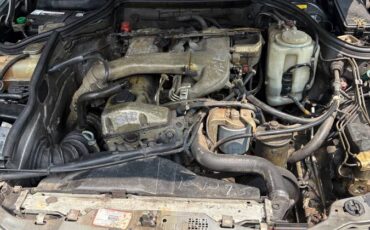 Mercedes-benz-d-class-diesel-1991-silver-3