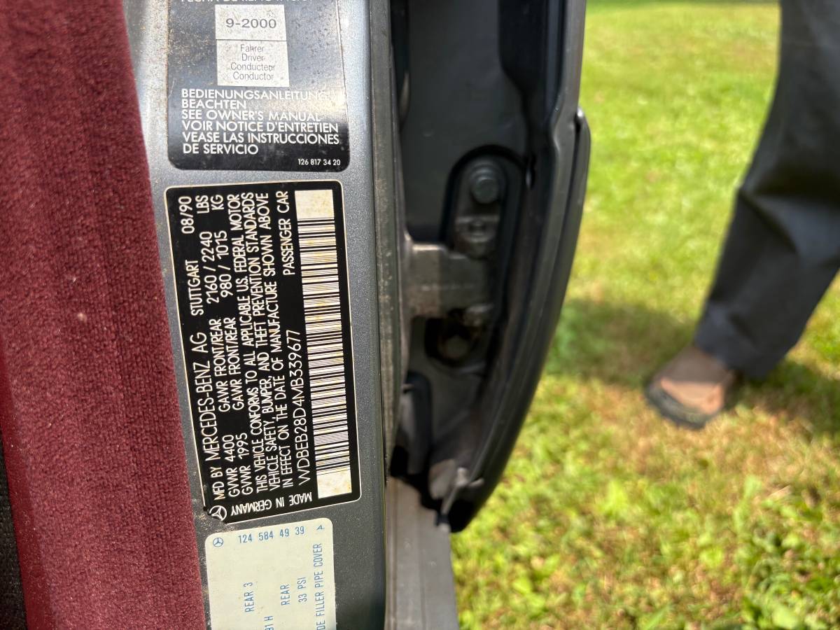 Mercedes-benz-d-class-diesel-1991-silver-5