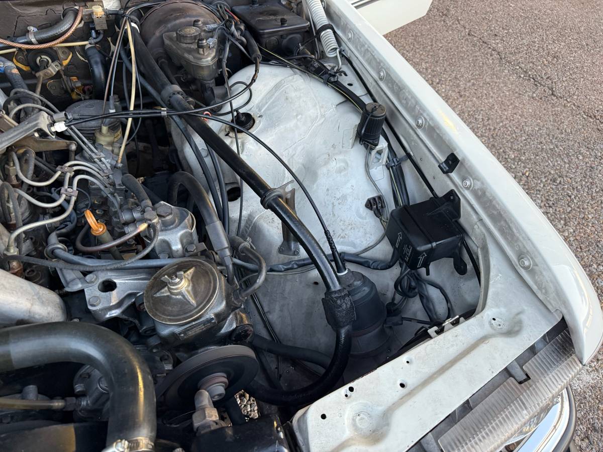 Mercedes-benz-diesel-1979-white-14