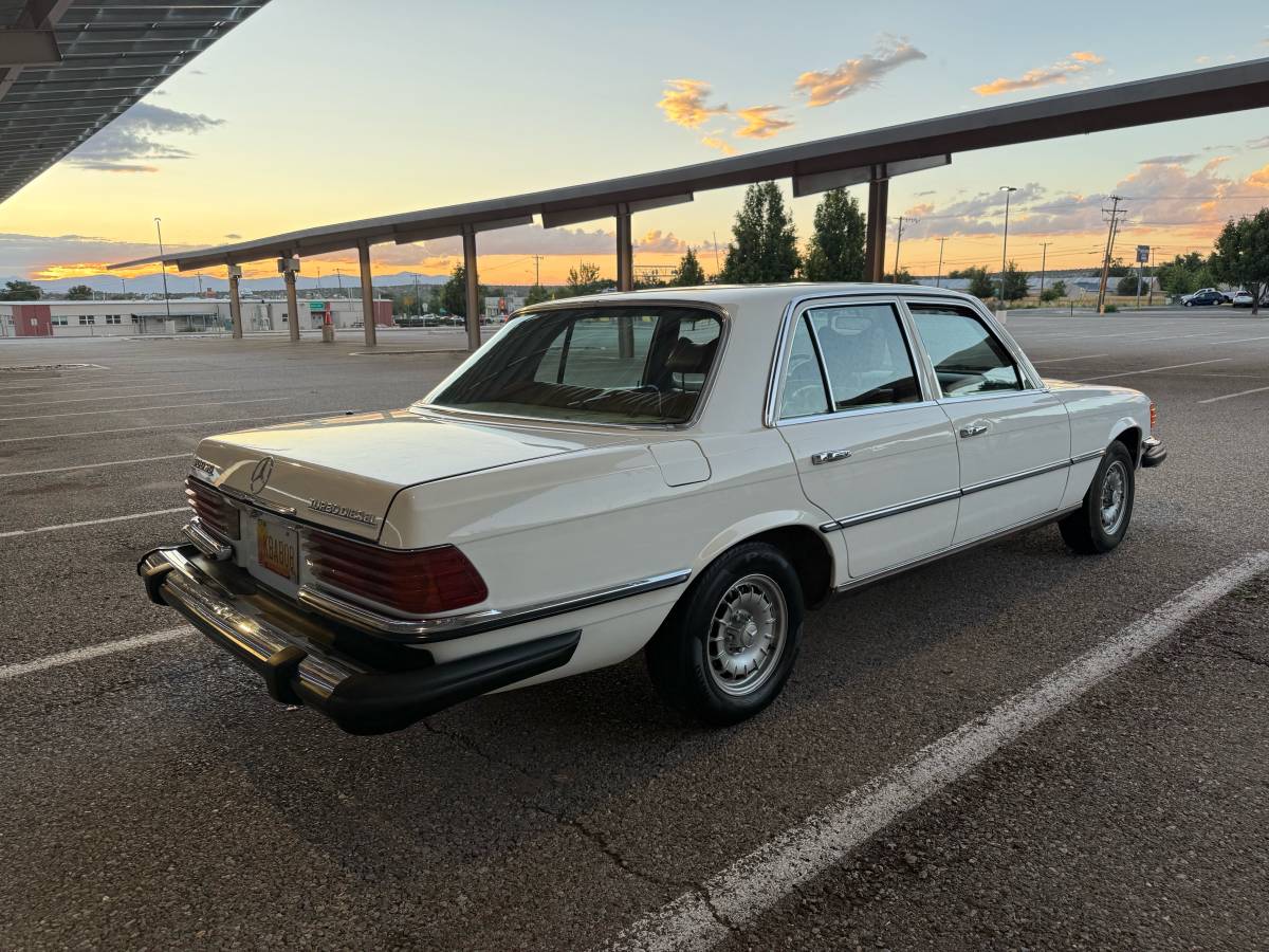 Mercedes-benz-diesel-1979-white-2