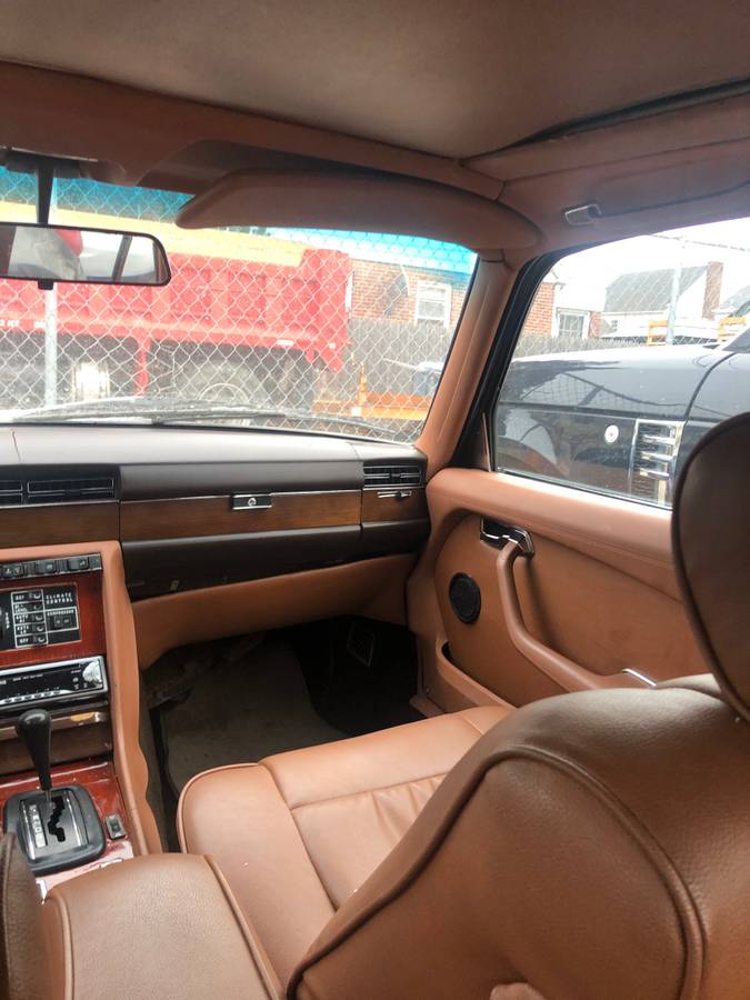 Mercedes-benz-e-class-1978-blue-11