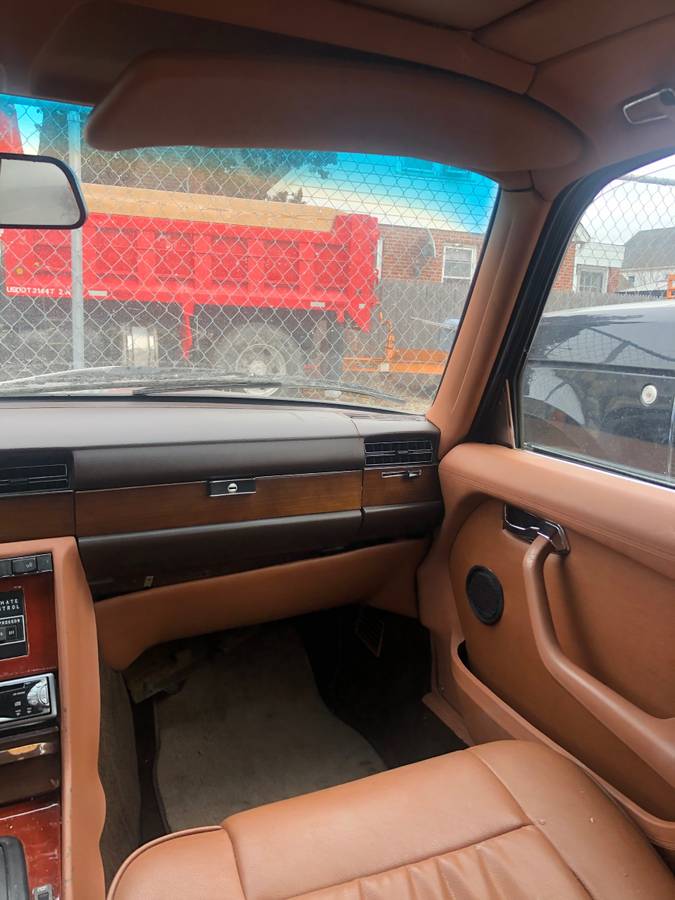 Mercedes-benz-e-class-1978-blue-5