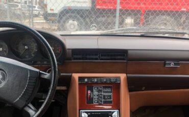 Mercedes-benz-e-class-1978-blue-8