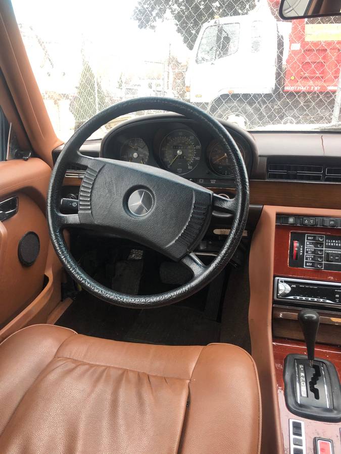 Mercedes-benz-e-class-1978-blue-9