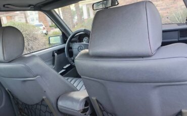 Mercedes-benz-e-class-1992-white-11