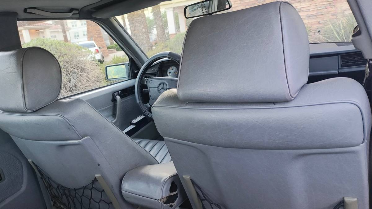 Mercedes-benz-e-class-1992-white-11
