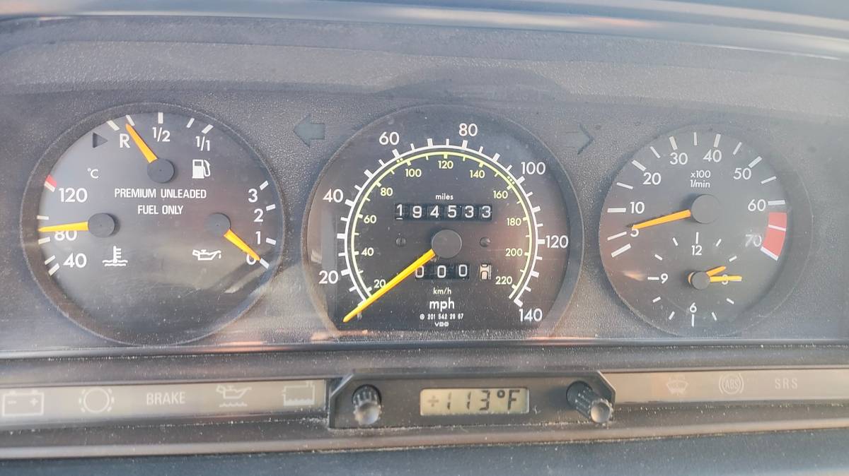 Mercedes-benz-e-class-1992-white-14