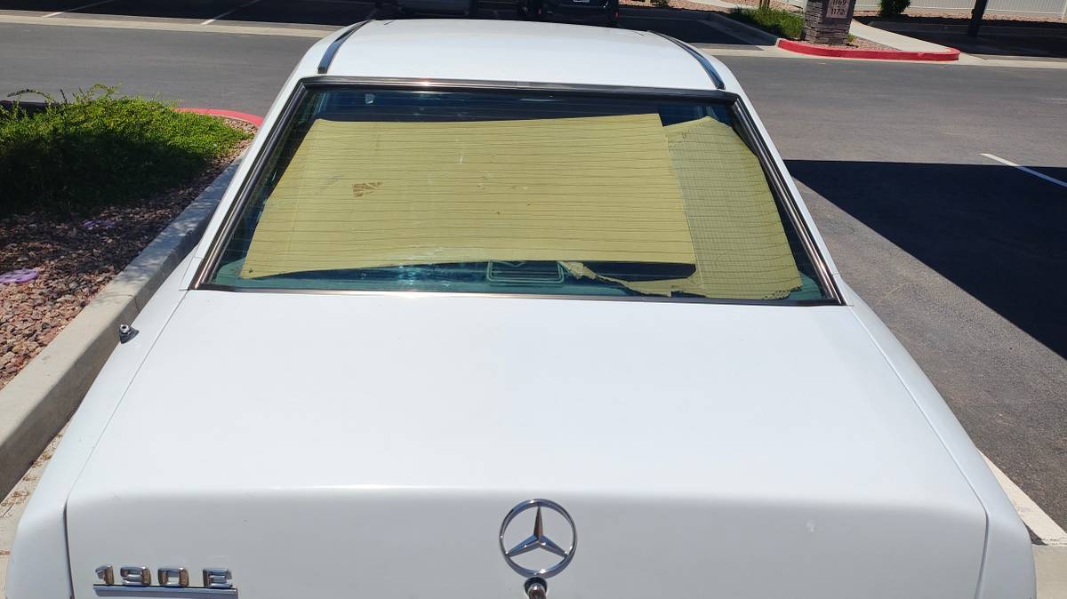 Mercedes-benz-e-class-1992-white-6