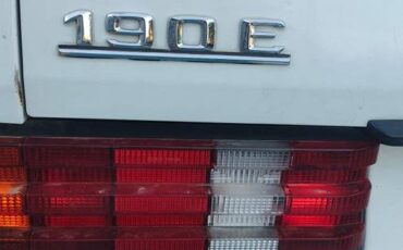 Mercedes-benz-e-class-1992-white-7