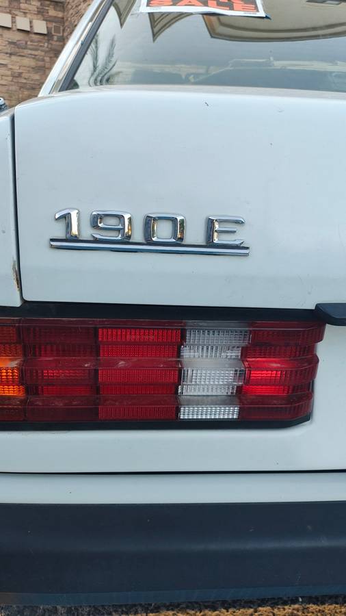 Mercedes-benz-e-class-1992-white-7