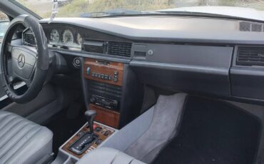 Mercedes-benz-e-class-1992-white-8