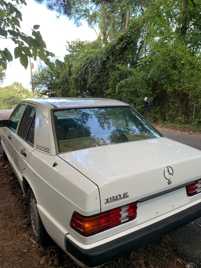 Mercedes-benz-e-class-1993-3