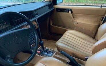Mercedes-benz-e-class-1993-5