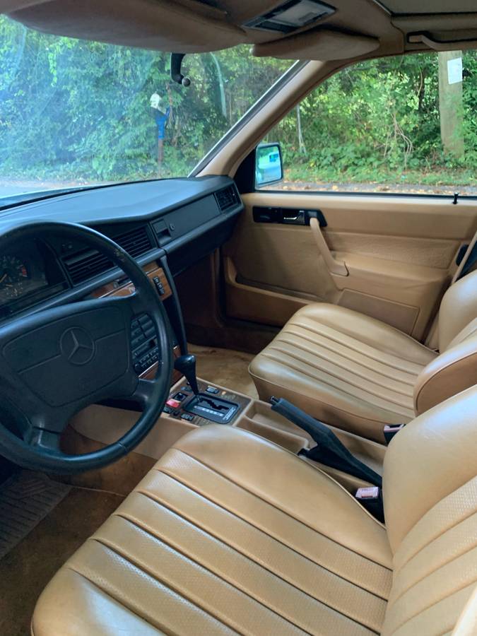 Mercedes-benz-e-class-1993-5
