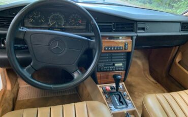 Mercedes-benz-e-class-1993-7