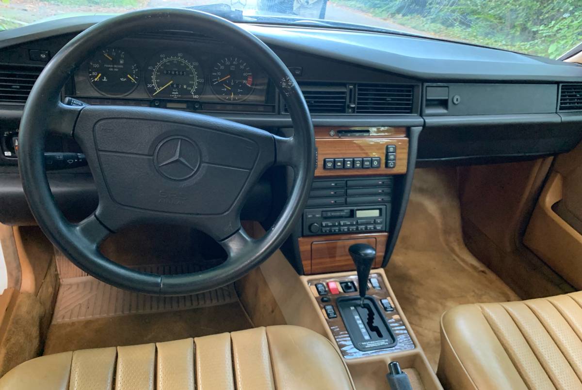 Mercedes-benz-e-class-1993-7