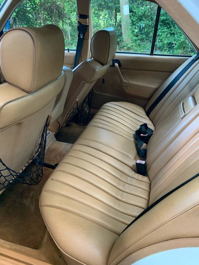 Mercedes-benz-e-class-1993-8