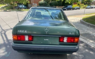 Mercedes-benz-e-class-1993-green-1