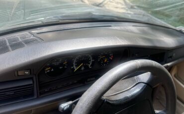 Mercedes-benz-e-class-1993-green-10