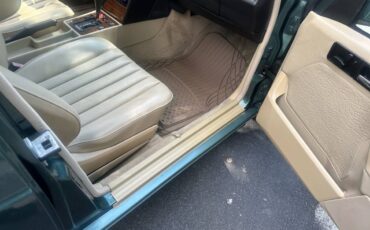 Mercedes-benz-e-class-1993-green-18