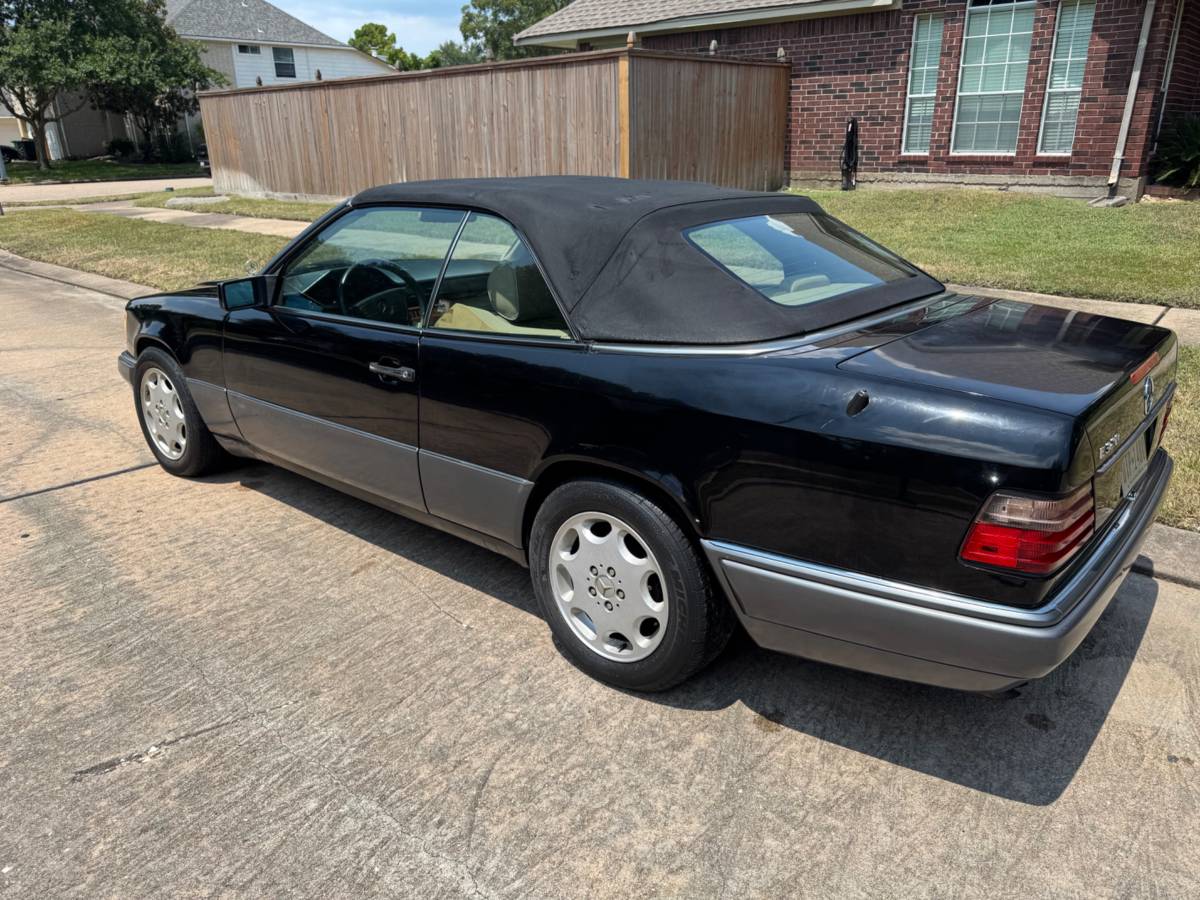 Mercedes-benz-e-class-1995-3