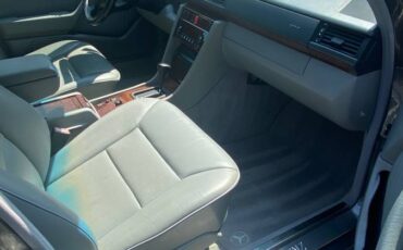 Mercedes-benz-e-class-1995-grey-6