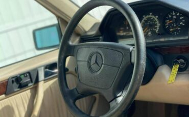 Mercedes-benz-e-class-diesel-1995-green-15