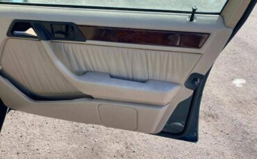 Mercedes-benz-e-class-diesel-1995-green-16