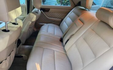 Mercedes-benz-e-class-e-300-rwd-sedan-1989-silver-1