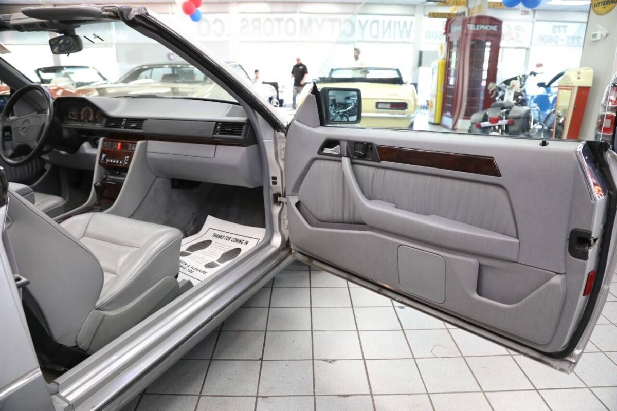 Mercedes-benz-e-class-e-320-2dr-1995-silver-19
