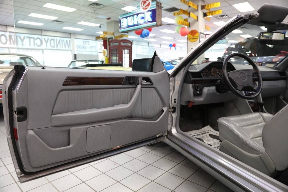 Mercedes-benz-e-class-e-320-2dr-1995-silver-2