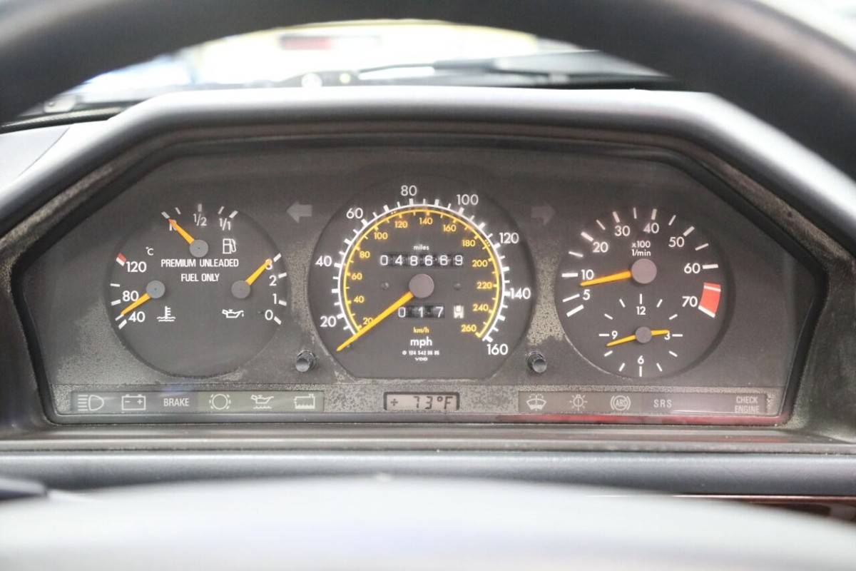 Mercedes-benz-e-class-e-320-2dr-1995-silver-22