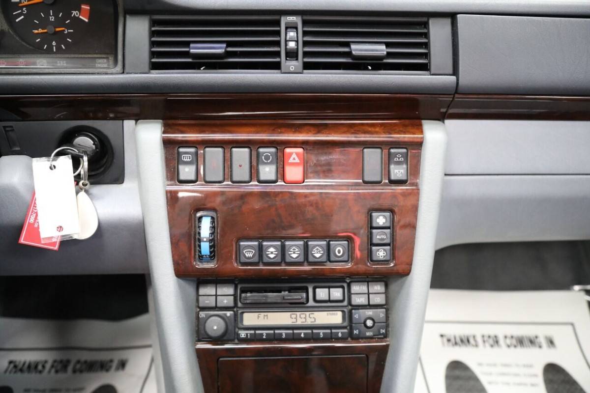 Mercedes-benz-e-class-e-320-2dr-1995-silver-23