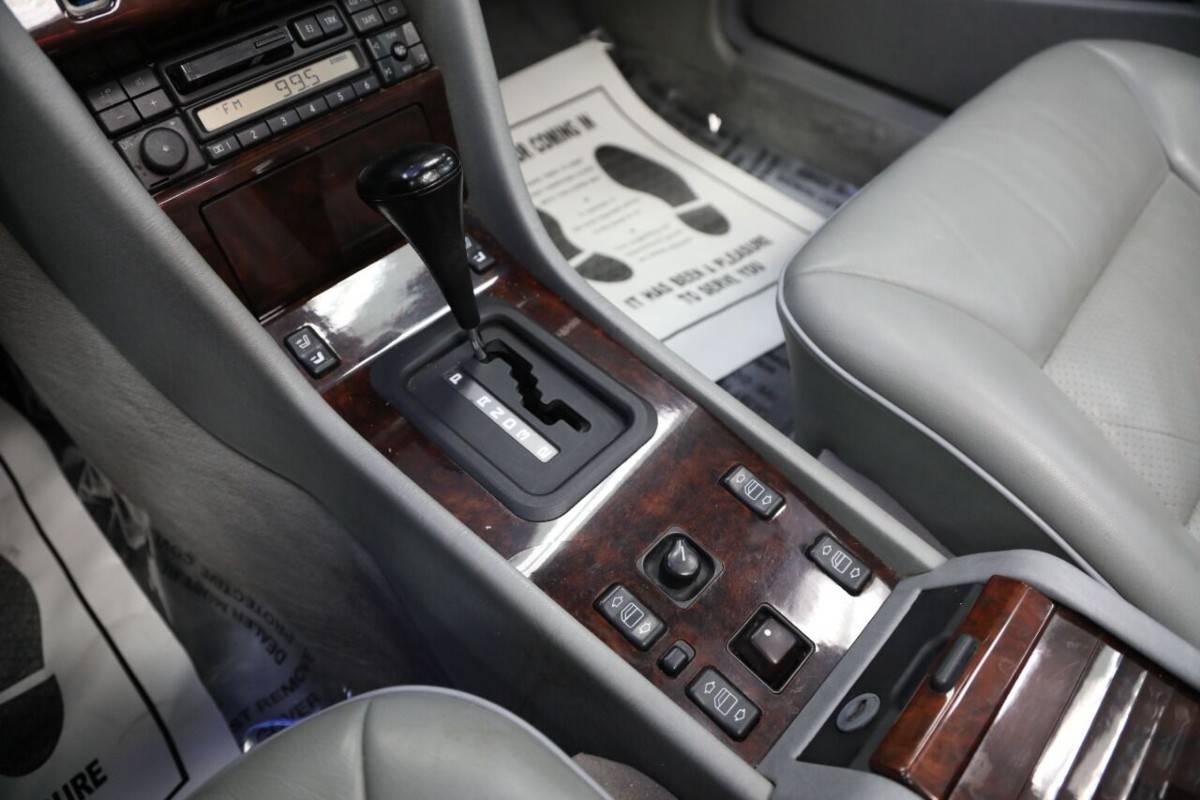 Mercedes-benz-e-class-e-320-2dr-1995-silver-5