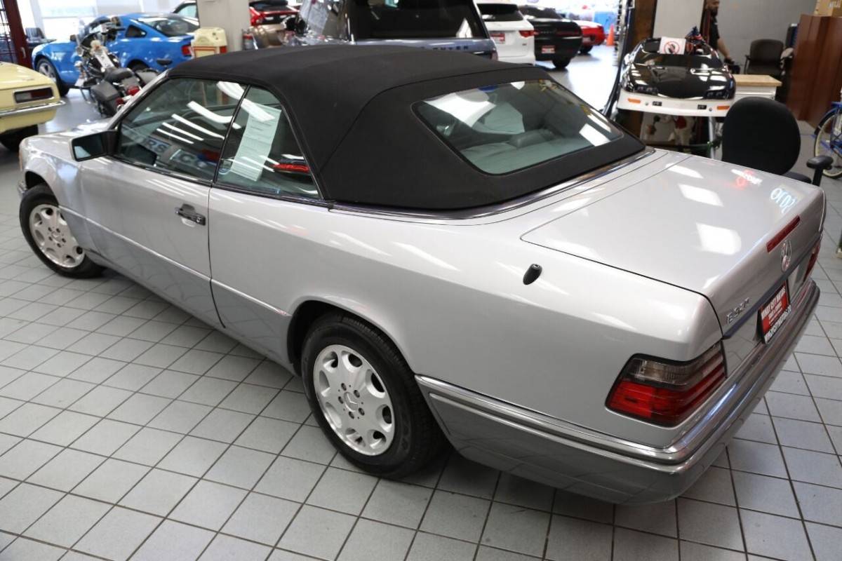 Mercedes-benz-e-class-e-320-2dr-1995-silver-9