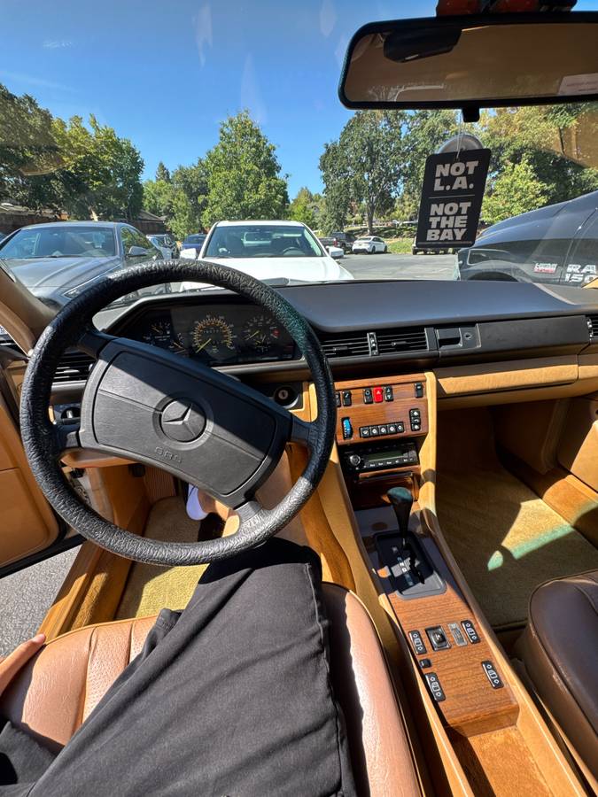 Mercedes-benz-e300-1988-7
