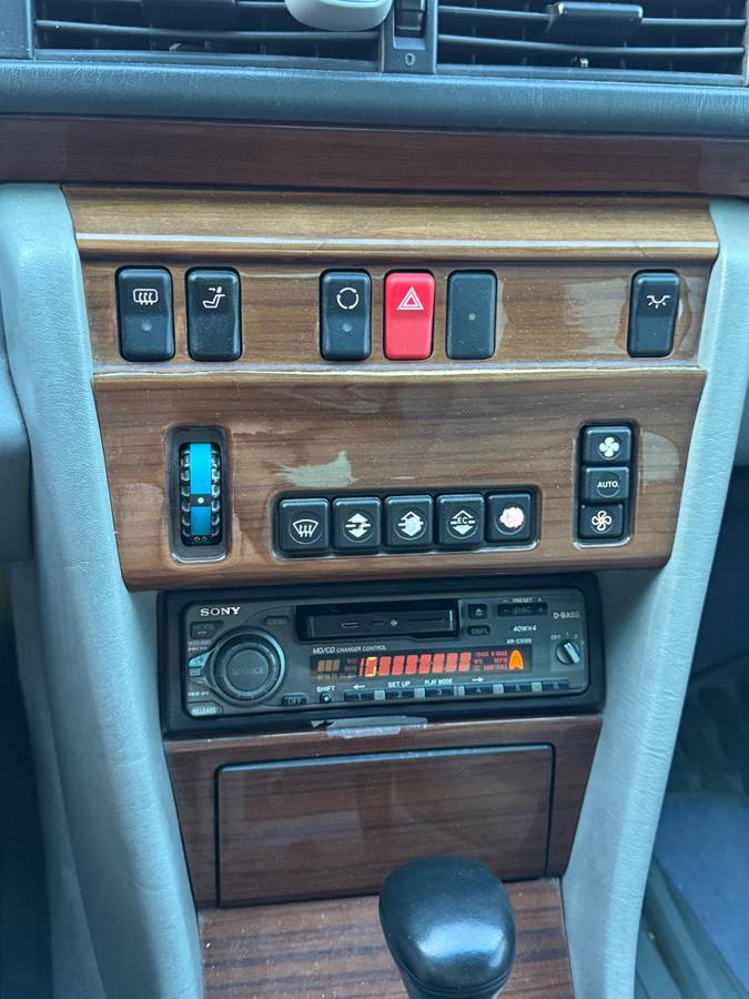 Mercedes-benz-e300-diesel-1995-black-12