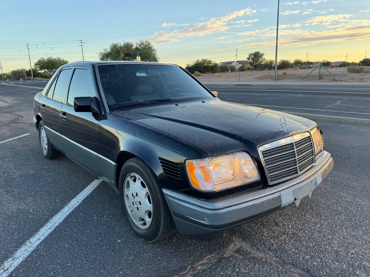 Mercedes-benz-e300-diesel-1995-black-5