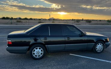 Mercedes-benz-e300-diesel-1995-black-6