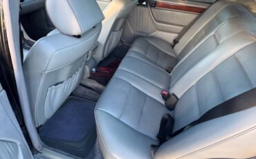 Mercedes-benz-e300-diesel-1995-black-9