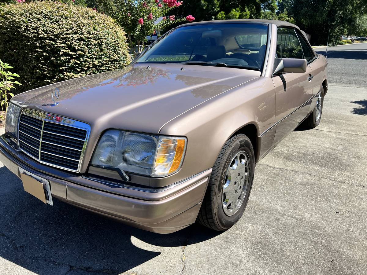 Mercedes-benz-e320-1994-brown-1