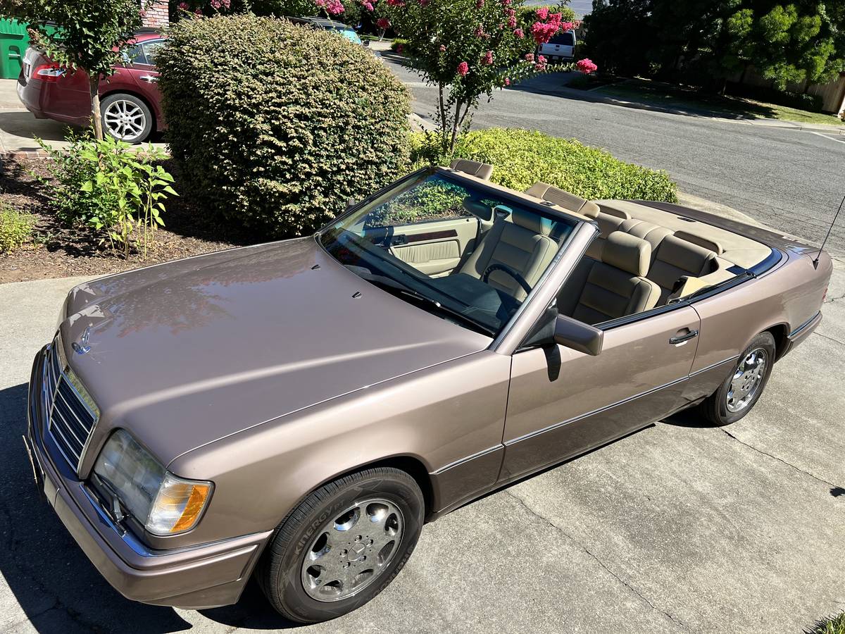 Mercedes-benz-e320-1994-brown-10
